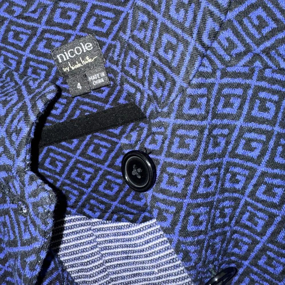 Geometric Patterned Blue Jacket - Picture 2 of 3